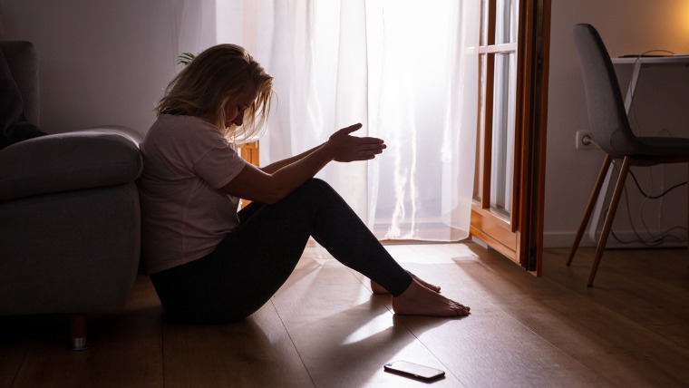 Ansiedade, solidão e stress Ansiedade, solidão e stress